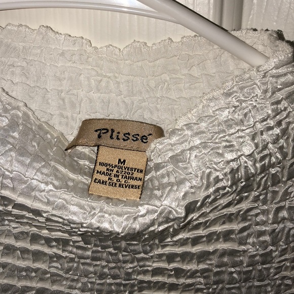 White layering blouse - Picture 3 of 3